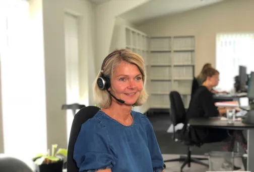 jeanette-telefon-mindre-scaled